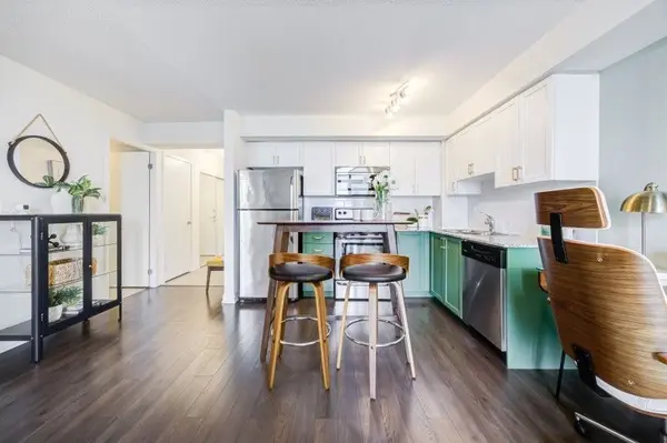 812 Lansdowne AVE #704, Toronto W02, ON M6H 4K5
