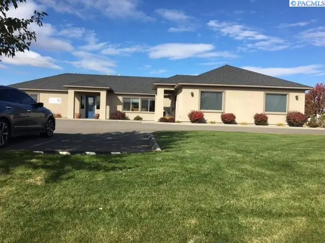 2381 Robertson Dr #B, Richland, WA 99354