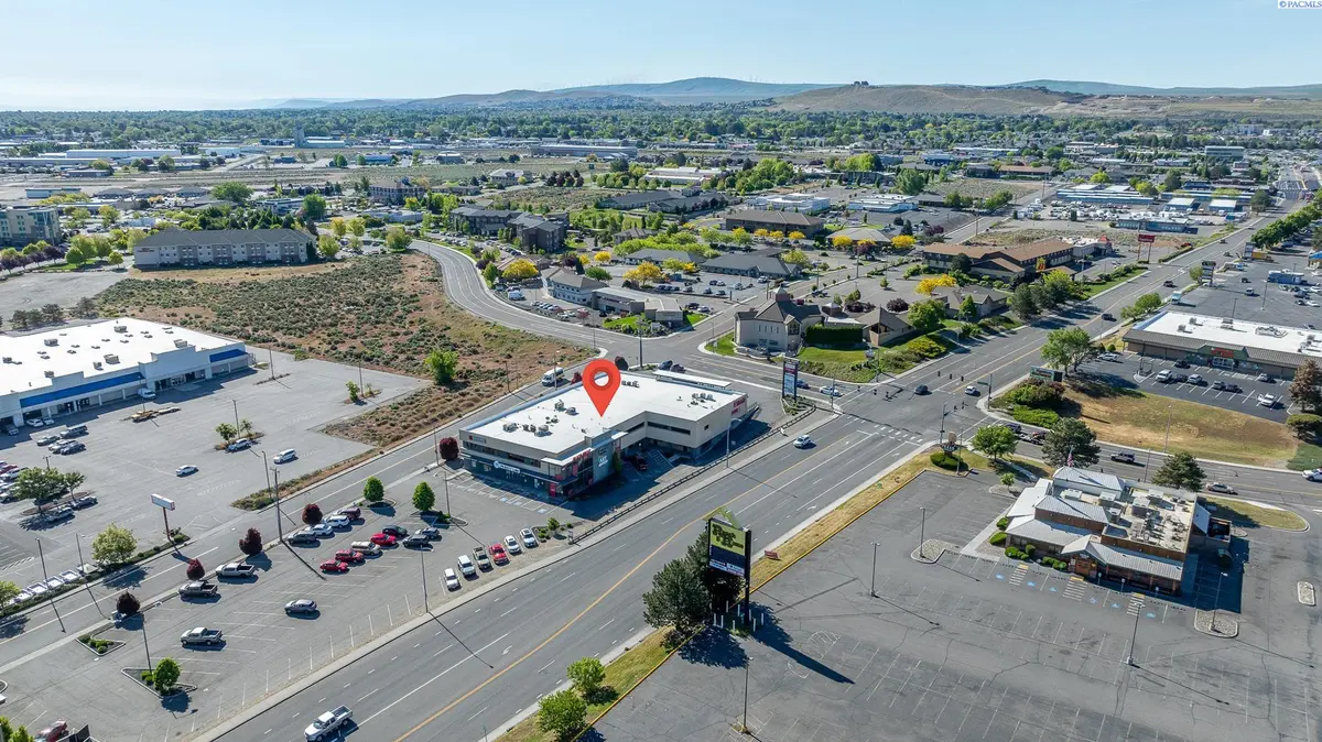 830 N Columbia Center Boulevard #F1, Kennewick, WA 99336