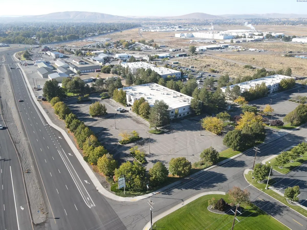 2261 Stevens Dr, Richland, WA 99352