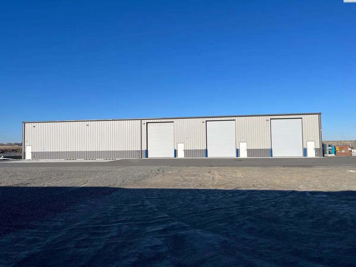 2564 Robertson Drive, Richland, WA 99354