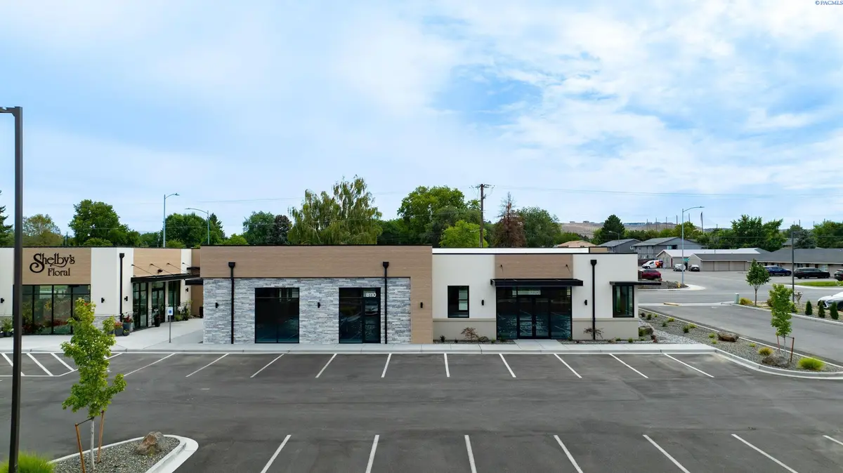 6018 W Clearwater #110, Kennewick, WA