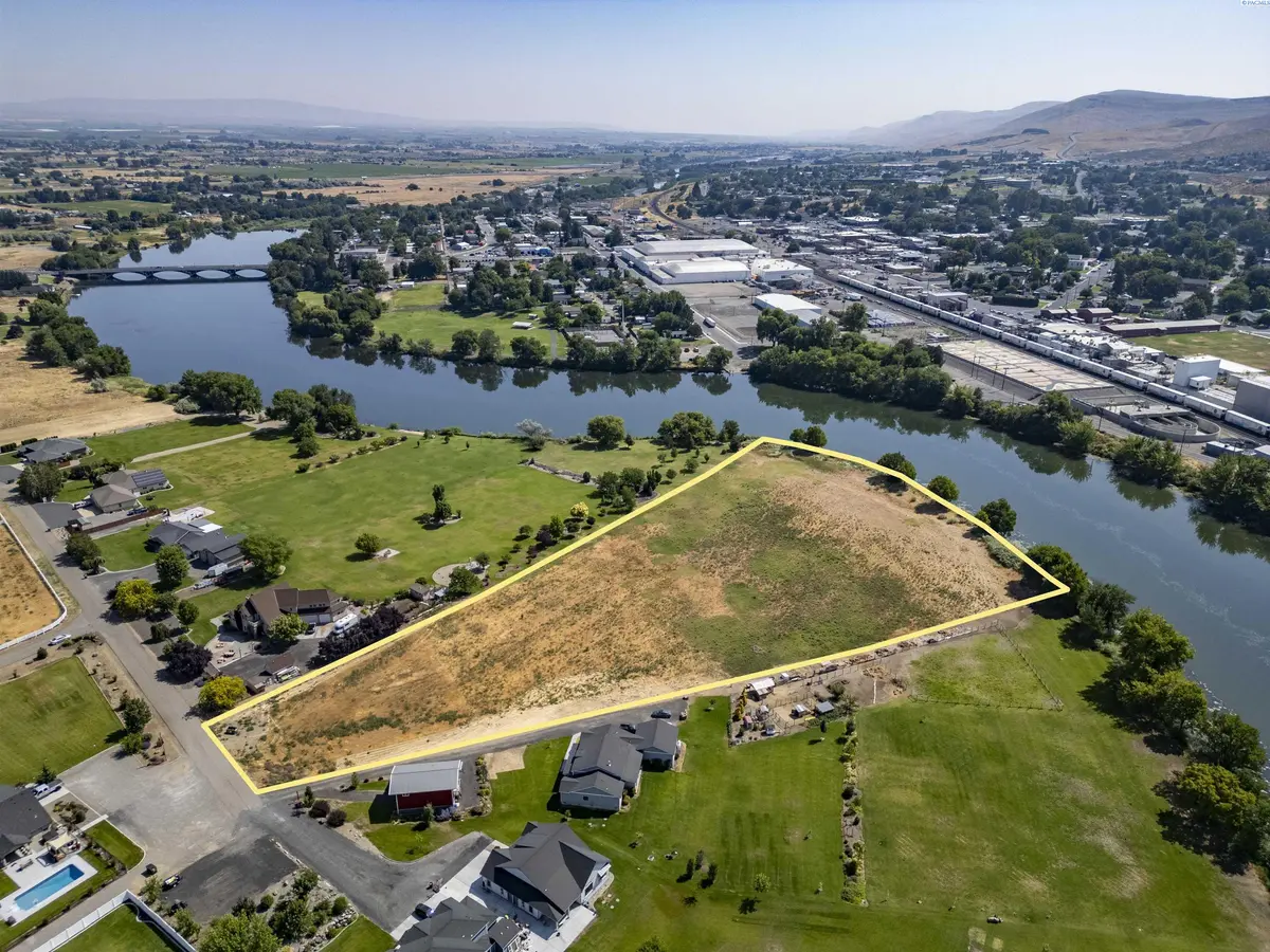 723 S 1366 PR SW, Prosser, WA 99350