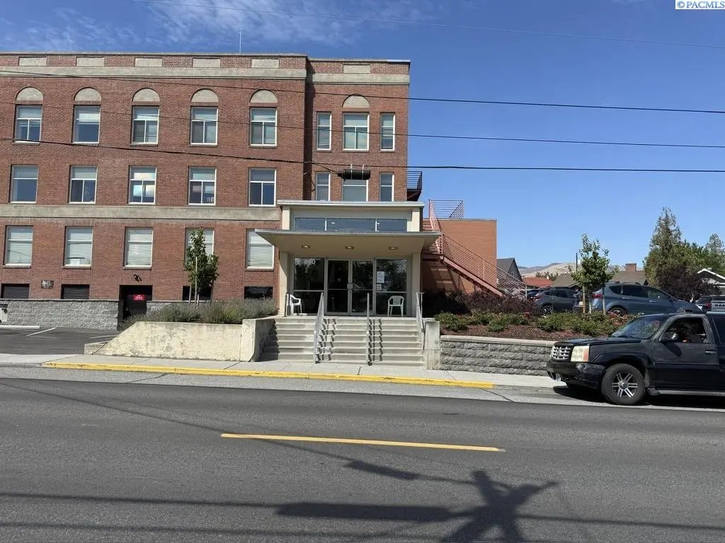 300 Okanagon Ave #1C, Wenatchee, WA 98801