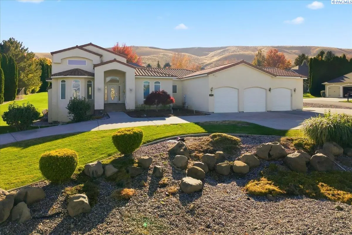 1222 Country Ridge Dr, Richland, WA 99352