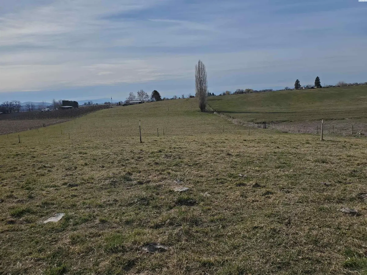 1501 Dekker Rd., Outlook, WA 98938