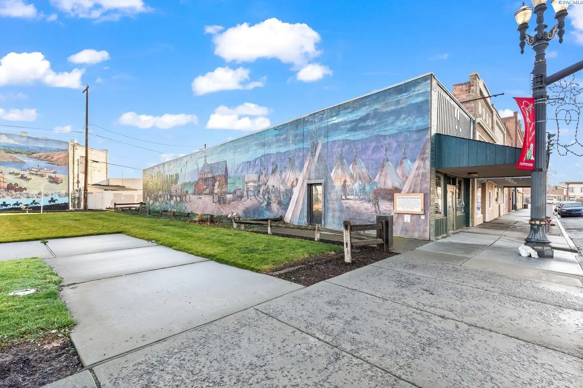 10 S Toppenish Ave, Toppenish, WA 98948