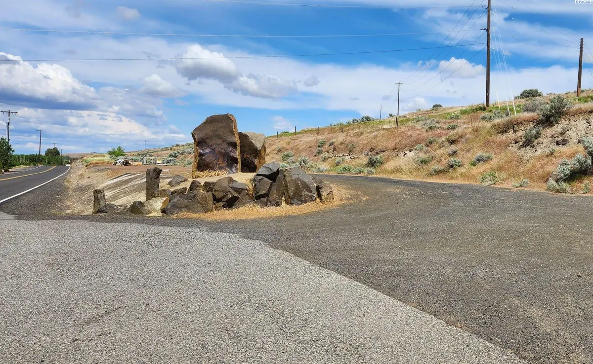 NKA Demoss Rd, Benton City, WA 99320