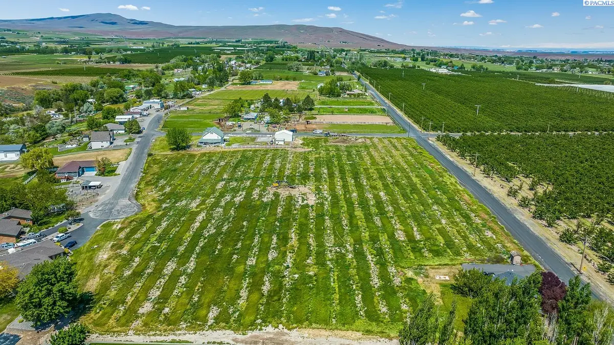 Lot 8 N Empire Drive, Benton City, WA 99320