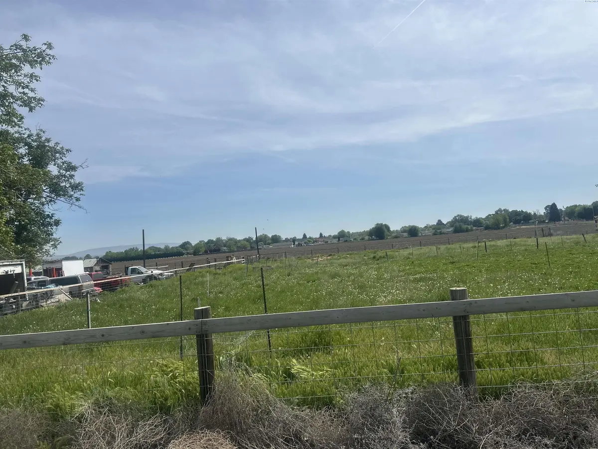 NKA 2nd Ave, Granger, WA 98932