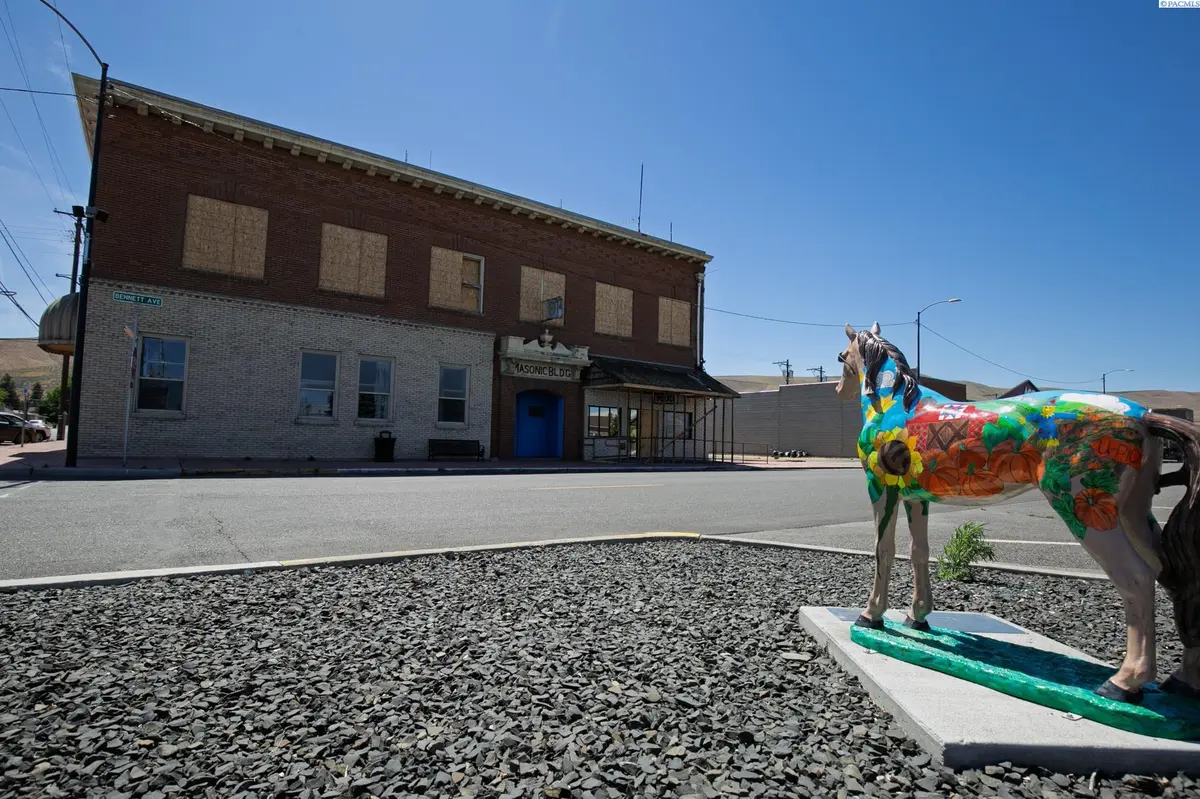 601 7th Street, Prosser, WA 99350