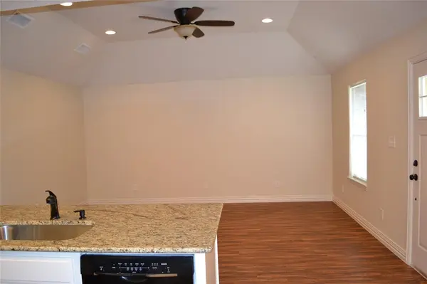508 W Hull Street, Denison, TX 75020