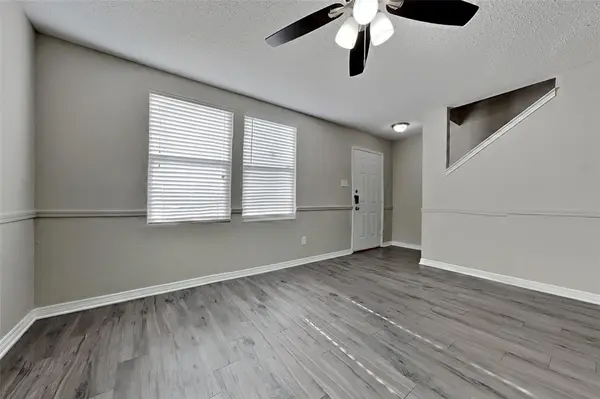 627 Almandora Drive, Arlington, TX 76002