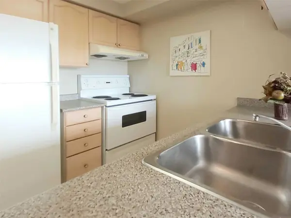8 Hillcrest AVE #3102, Toronto C14, ON M2N 6Y6