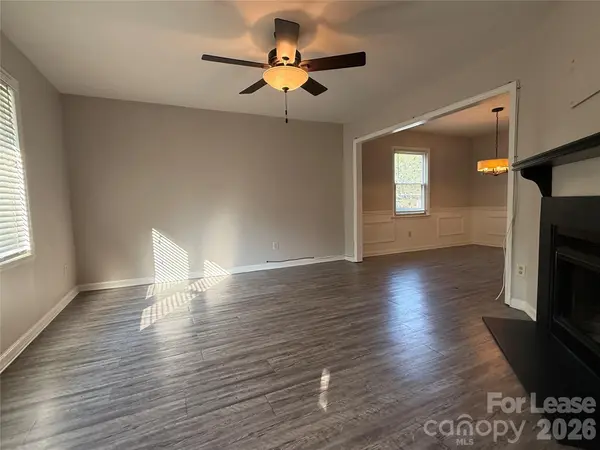8317 Summerglen CIR, Charlotte, NC 28227
