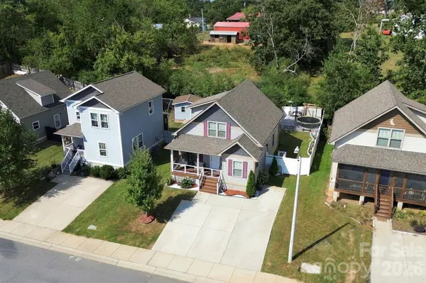 11 Yarrow Meadow RD, Weaverville, NC 28787