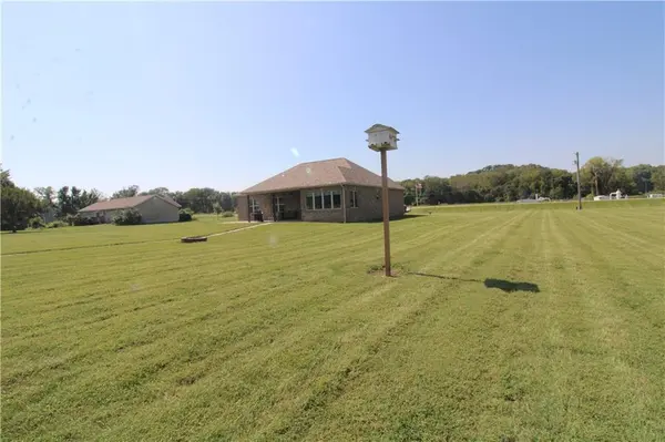 8301 SW State Route V HWY, St Joseph, MO 64504