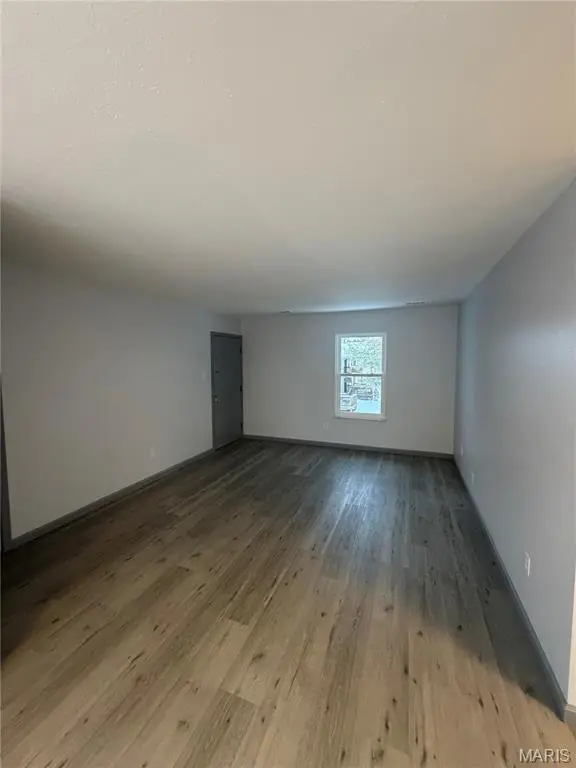 2049 New Sun DR, Florissant, MO 63031