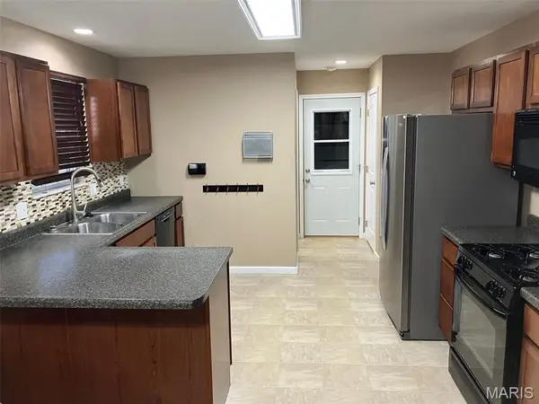 506 East Brook DR, Aviston, IL 62216