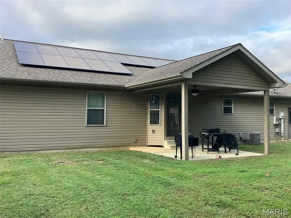 118 Briarwood LN, Aviston, IL 62216