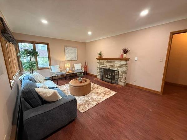 1603 Frost AVE, Maplewood, MN 55109