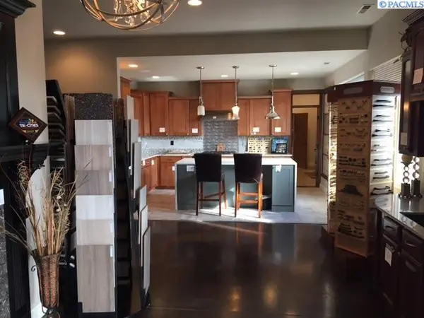 2381 Robertson Dr #A, Richland, WA 99354