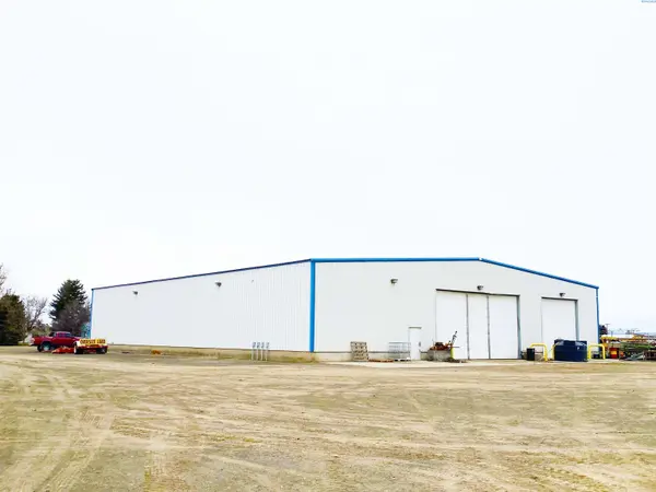 101 Crestloch Road, Pasco, WA 99301