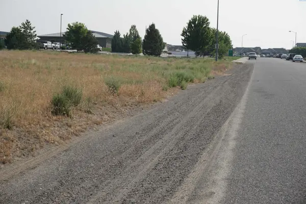 021 NKA E Spokane St., Pasco, WA 99301