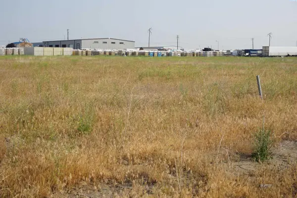 021 NKA E Spokane St., Pasco, WA 99301