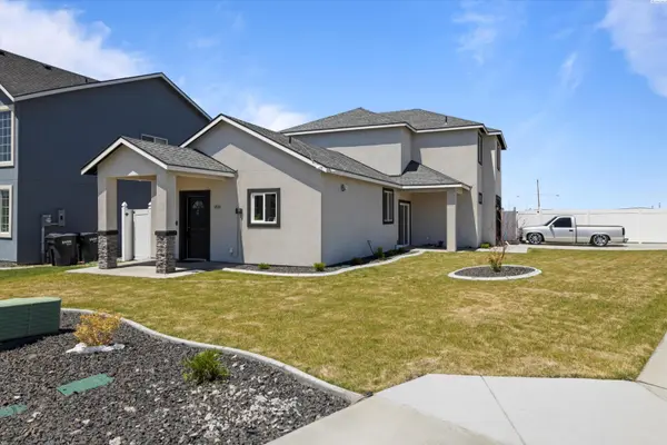 1821 E Highland St, Pasco, WA 99301