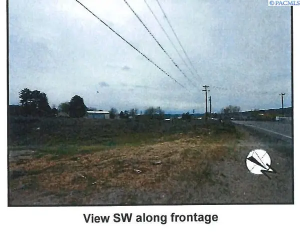 7211 W Van Giesen, West Richland, WA 99353