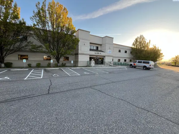 2261 Stevens Dr, Richland, WA 99352