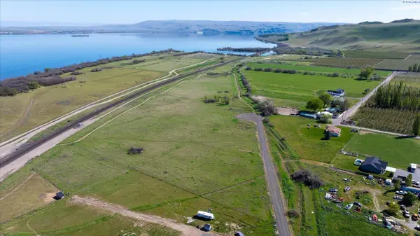 249225 E Toothaker Road, Finley, WA 99337