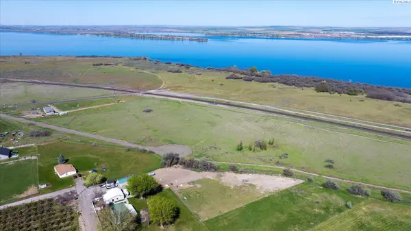 249253 E Toothaker Road, Finley, WA 99337