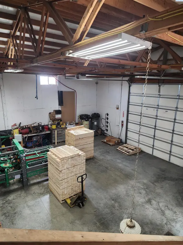 335 E B Circle, Pasco, WA