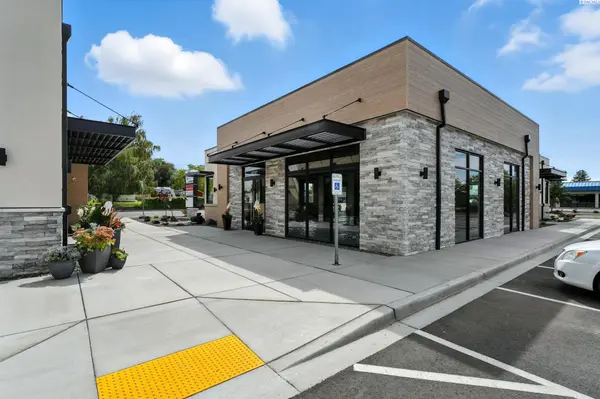 6018 W Clearwater #110, Kennewick, WA