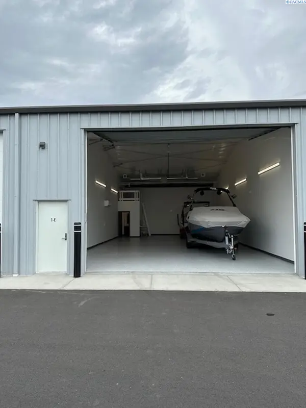 308 Wellhouse Loop #1E, Richland, WA 99352