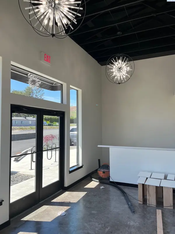4330 W Van Giesen St #106, West Richland, WA 99353