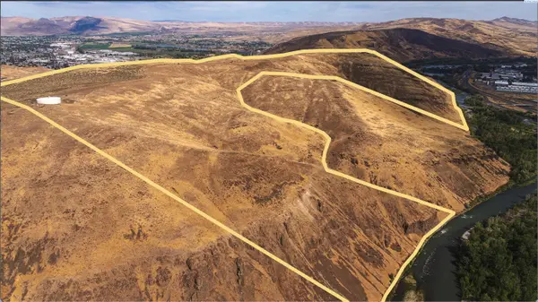 TBD Lookout Pt/Naches River, Selah, WA 98942