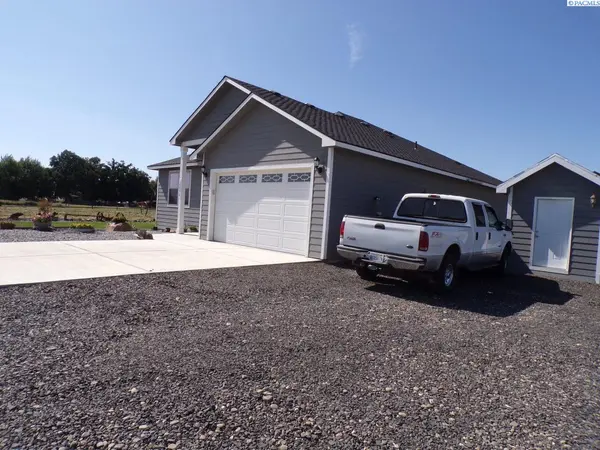 166214 W Johnson Rd, Prosser, WA 99350