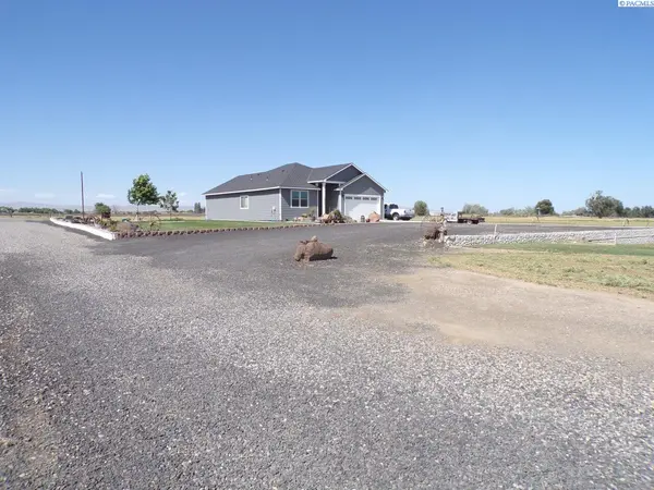 166214 W Johnson Rd, Prosser, WA 99350