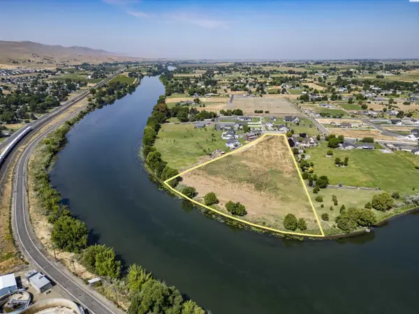 723 S 1366 PR SW, Prosser, WA 99350