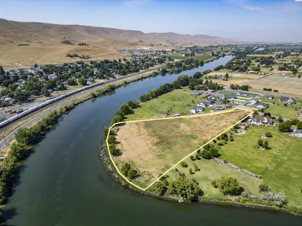 723 S 1366 PR SW, Prosser, WA 99350