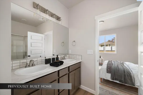 2624 S Beech Street, Kennewick, WA 99337