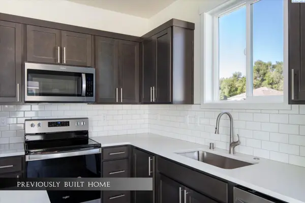 2707 S Alder Street, Kennewick, WA 99337