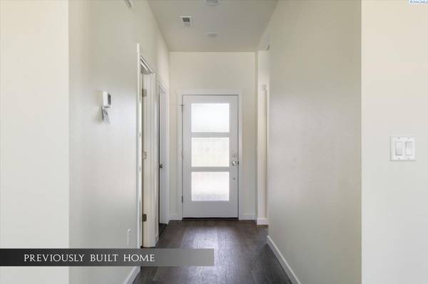 2707 S Alder Street, Kennewick, WA 99337