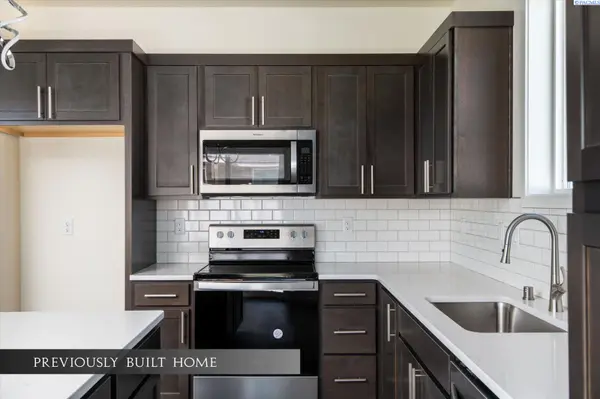 2707 S Alder Street, Kennewick, WA 99337