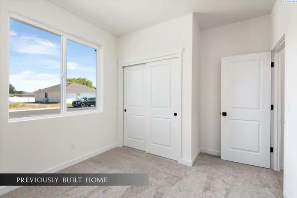 2744 S Beech Street, Kennewick, WA 99337