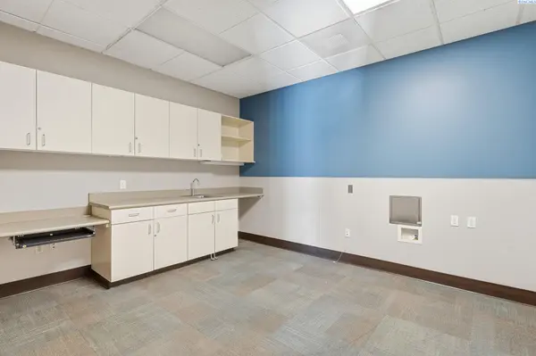 6825 Burden Blvd #A & E, Pasco, WA 99301