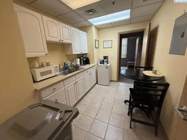 300 Okanagon Ave #1C, Wenatchee, WA 98801